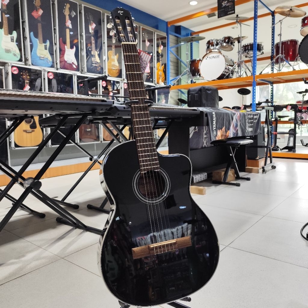 TAKAMINE G.SERIES E/ CLASSIC GUITAR GC2CE-BLK(402001093)