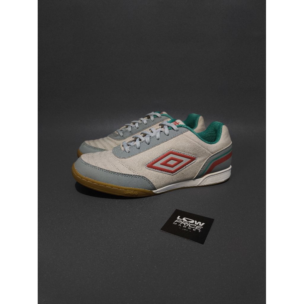 SEPATU FUTSAL UMBRO SALA STREET V