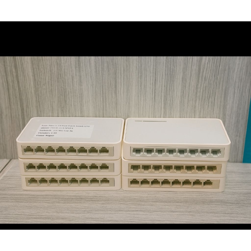 Switch jaringan 8 port dari TP-Link kondisi bekas, fungsi 100% normal, siap pakai. Cocok untuk rumah