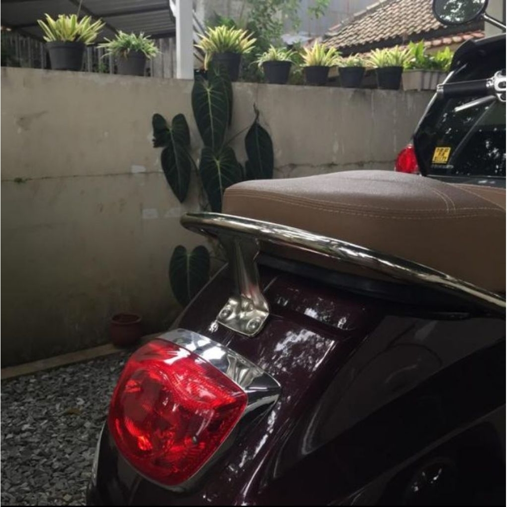 behel Vespa LX crome.