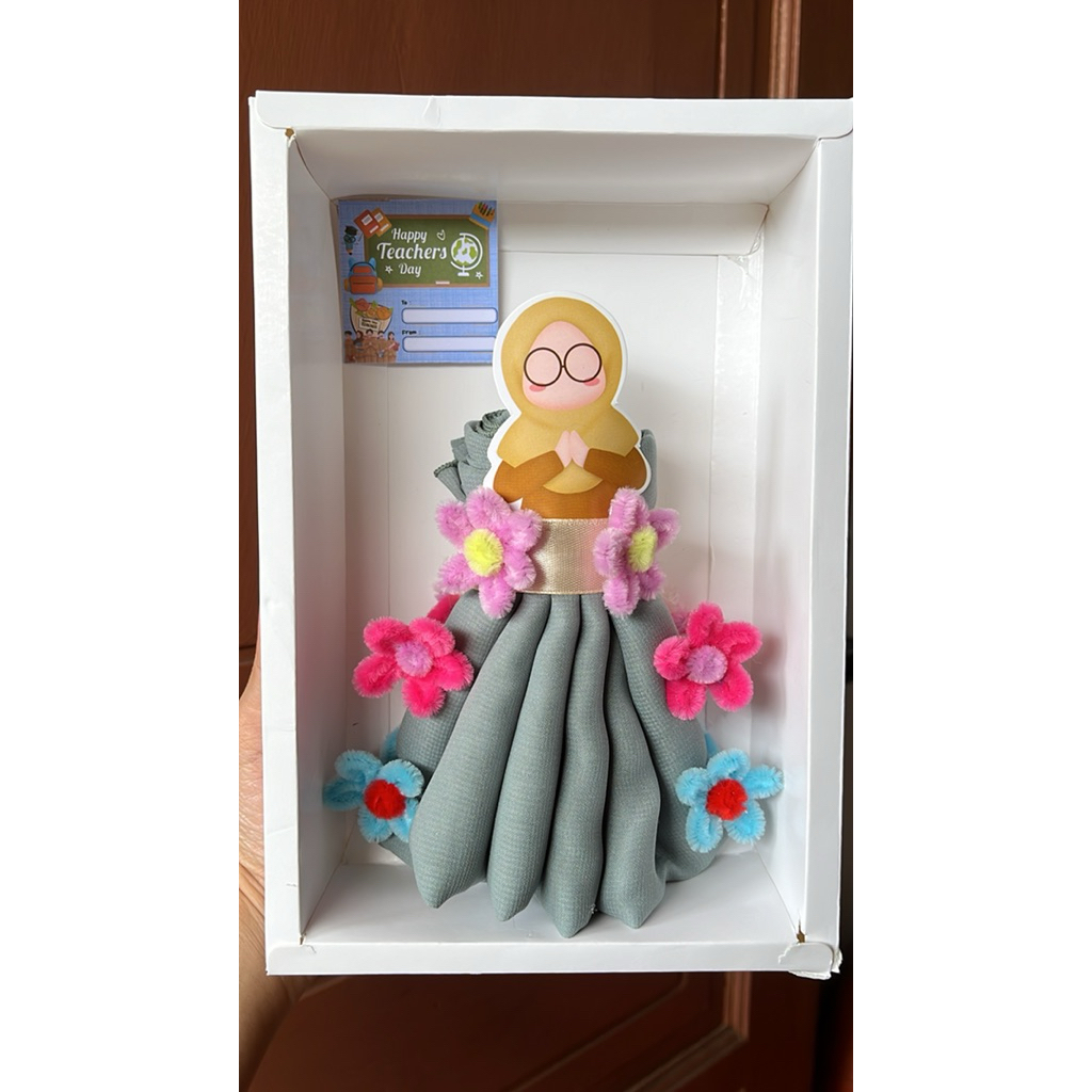 Kado Hari Guru / Gift Box Hijab Cantik + Kartu Ucapan Free / Hampers Guru Wanita Unik Murah