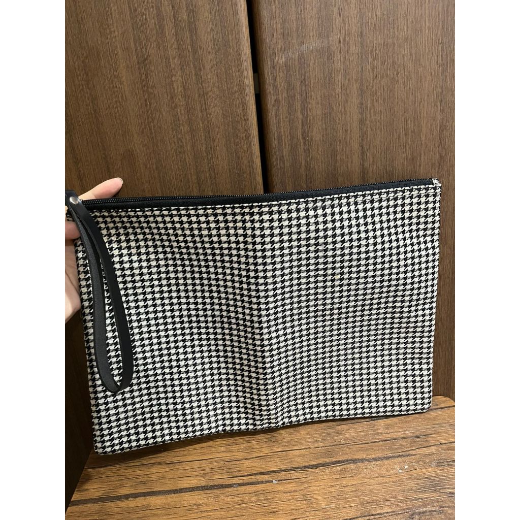 TAS POUCH CLUTCH WANITA HITAM PUTIH