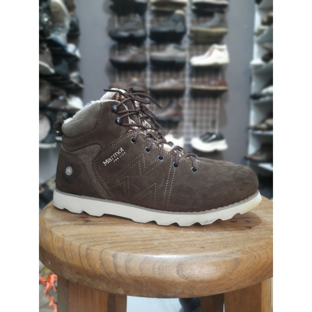 Sepatu boot winter MARMOT muse tapak foam size 42,5