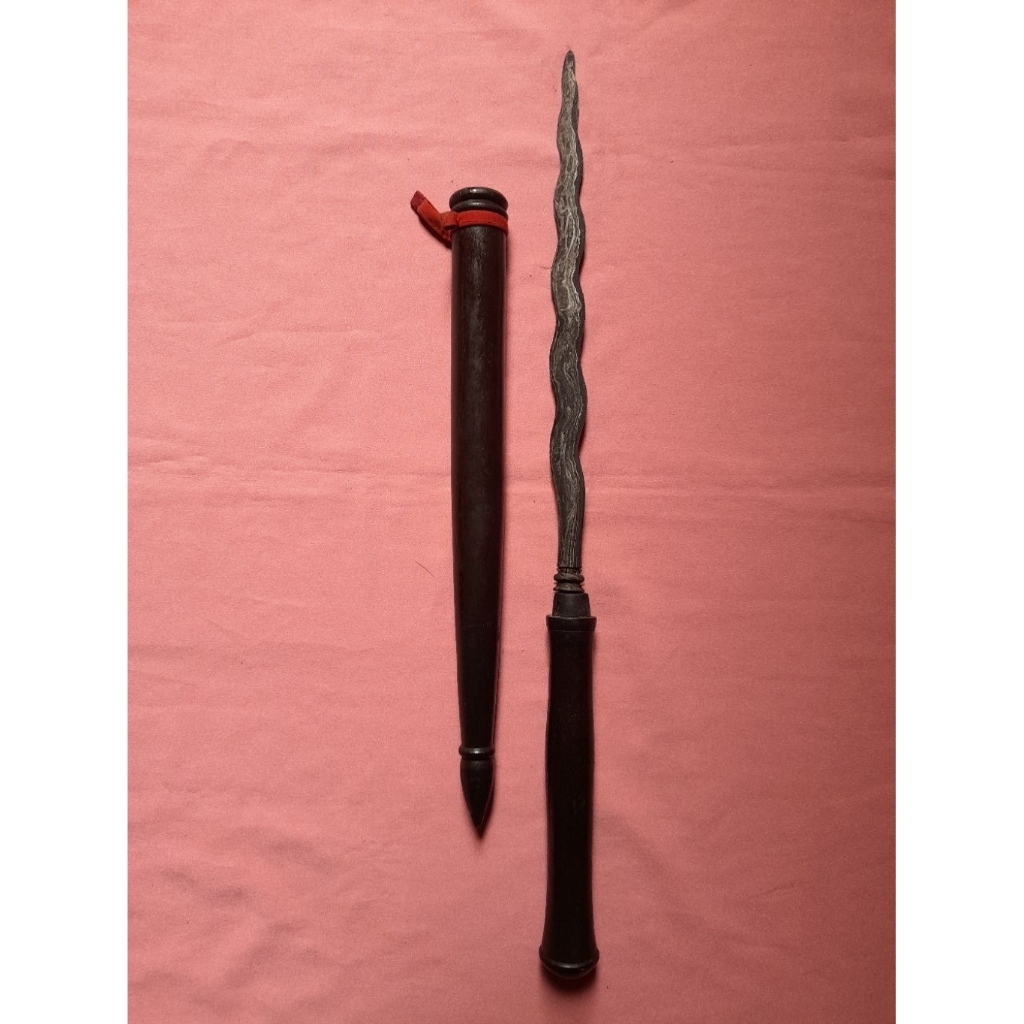 KOROWELANG , Tombak sepuh pamor ngulit semongko