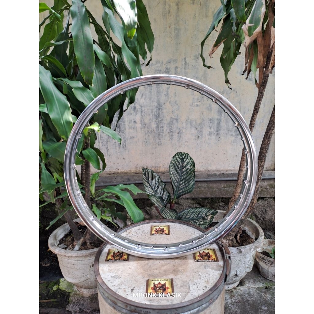 velg HM tengah 18 1.40 ORIGINAL velg HM ring 18 1.40 velg HM ring 18 140 velg HM 18 1.40 velg HM r18