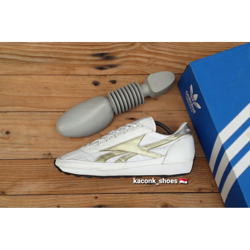 SEPATU SNEAKERS CASUAL REEBOK AZTEC CLASSIC WHITE ORIGINAL