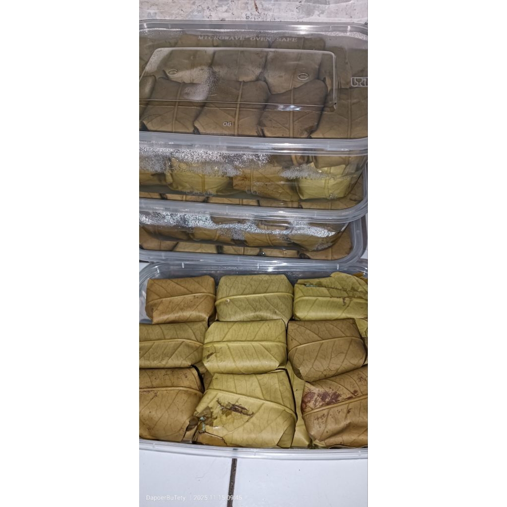 TAPE (Ketan/daun jambu)