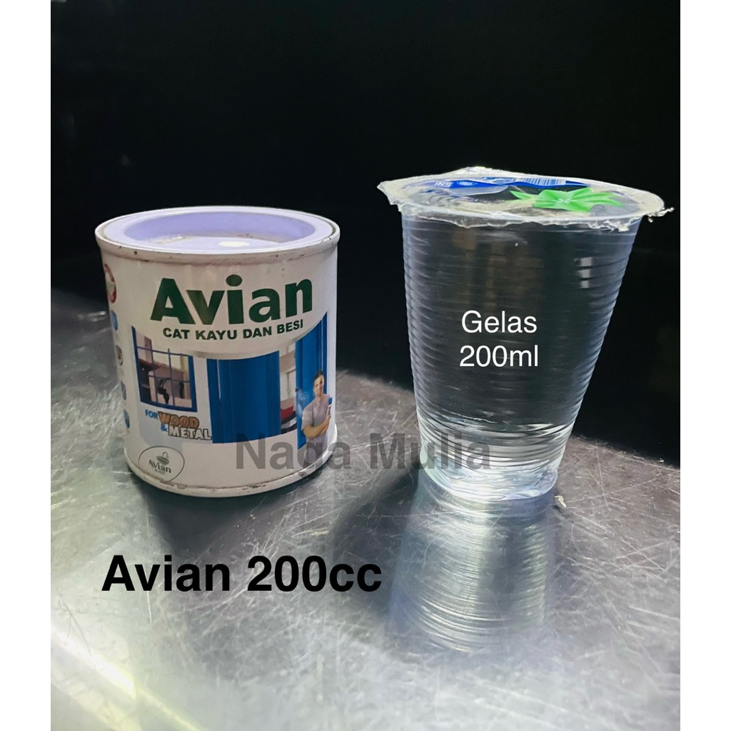 Cat Besi Kayu Avian 200cc ( 1/4 kg )