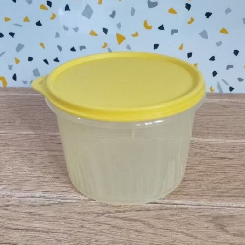 Toples Tekstur Canister 1.1 L Tupperware-tutup kuning
