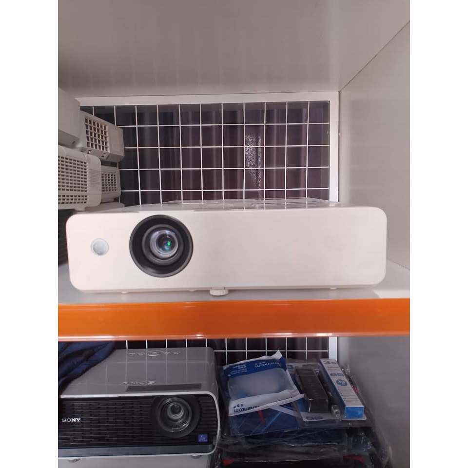 Jual Proyektor Merek Panasonic LB300 XGA Bekas