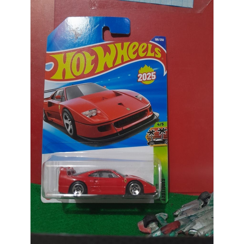 HOTWHEELS FERRARI F40 COMPATIZONE