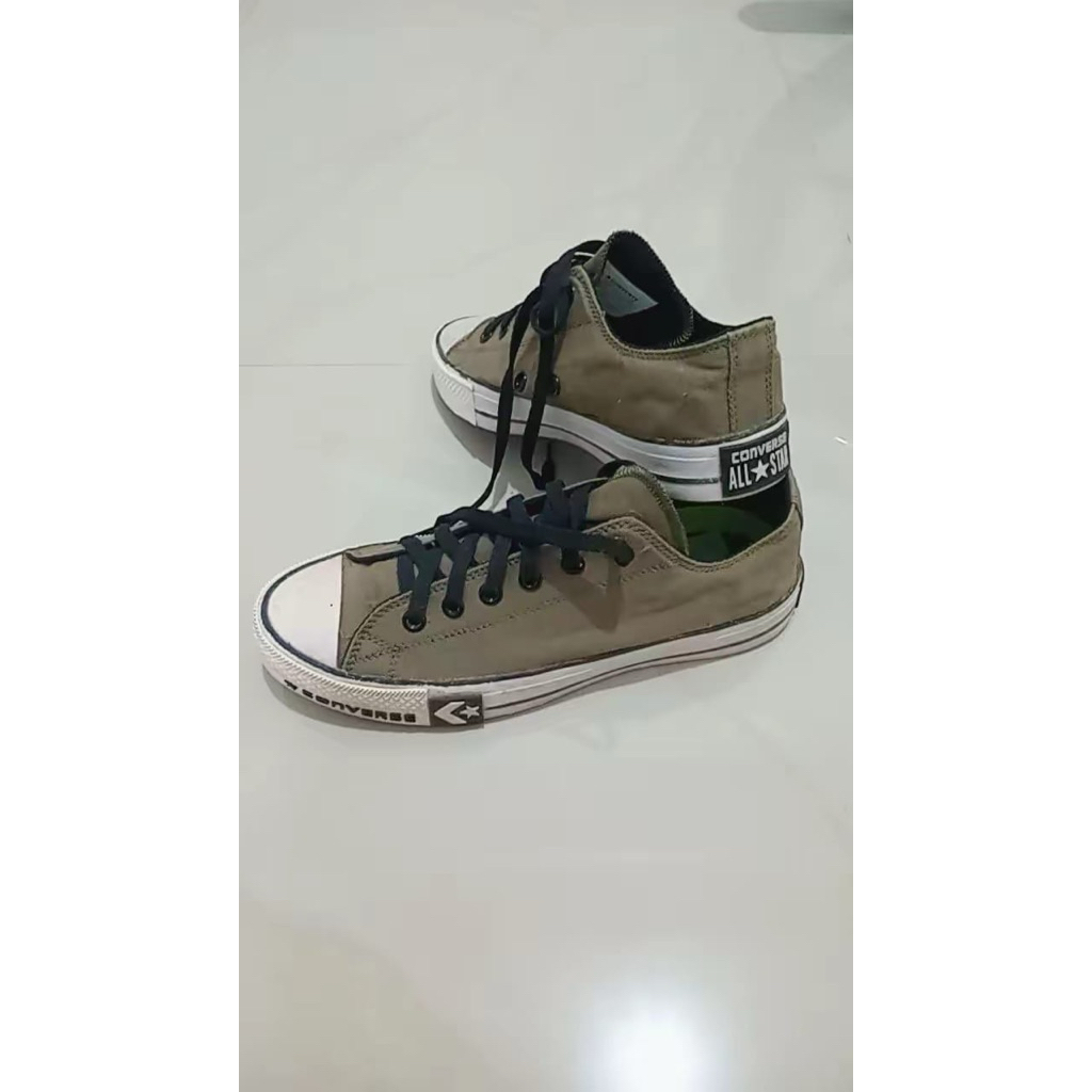 sepatu convers