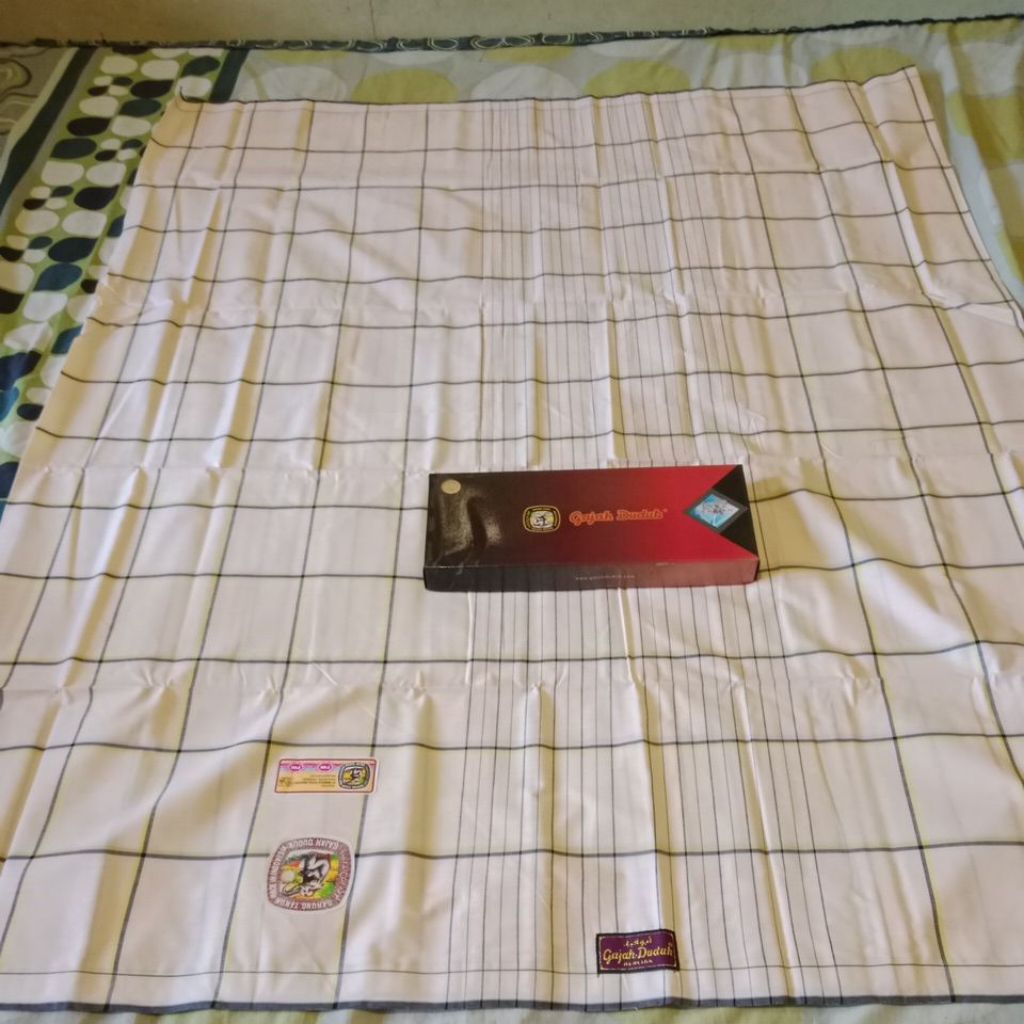 Sarung jadul Gajah duduk berlian (baru)