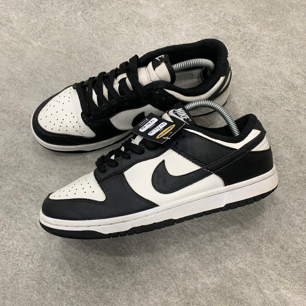 Nike SB Dunk Panda