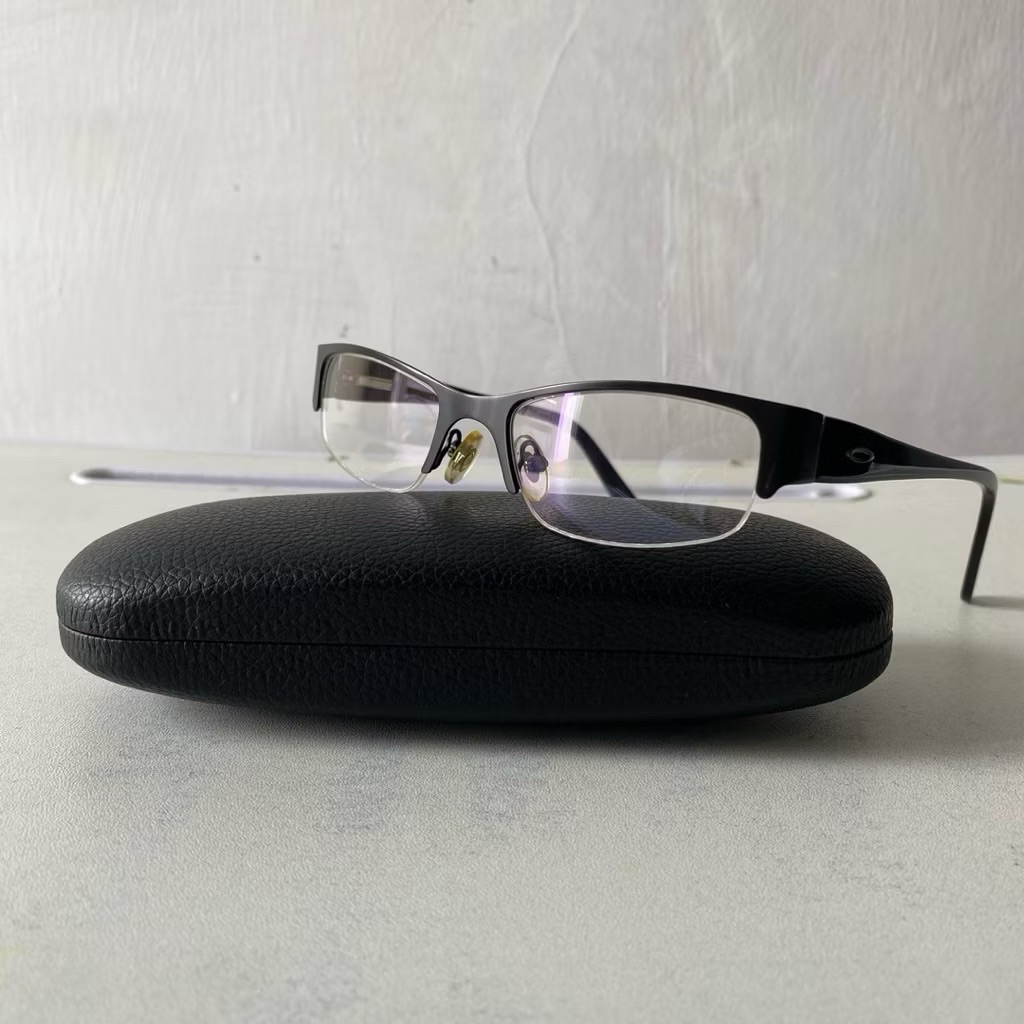 Oakley– Frame Kacamata Branded Preloved Unisex