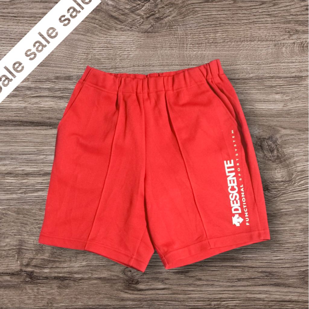 Celana pendek DESCENTE
