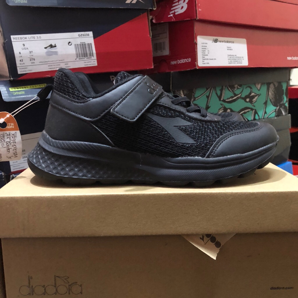 Sepatu Diadora Gordon Kids Black