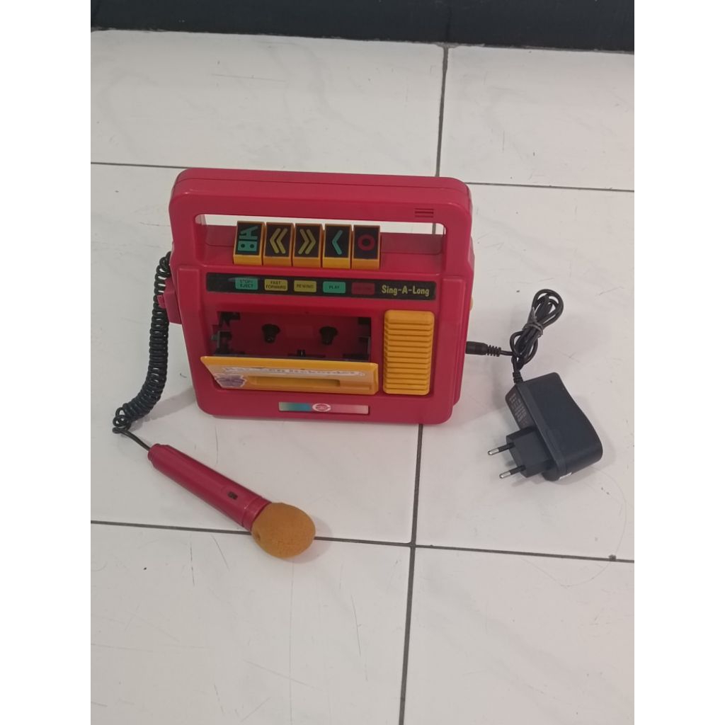 Tape anak2 pakai kaset pita jadul