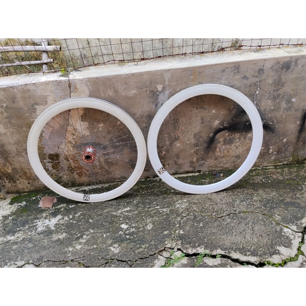 Sepasang Rims Alloy 700C sepeda Fixie Tinggi 5cm lebar 2cm depan belakang asli stiker nya fixie