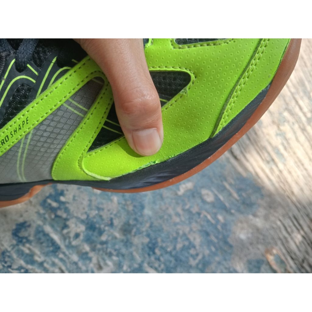 sepatu badminton eagle wardens minus