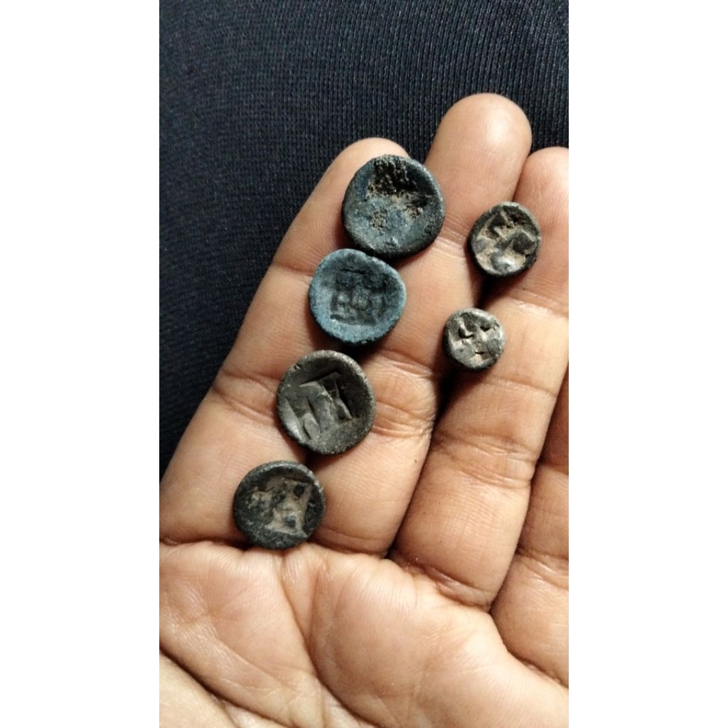 benda kuno antik koin sandi perak majapahit