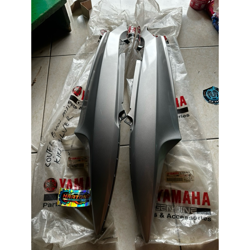 Cover body belakang mio sporty silver original