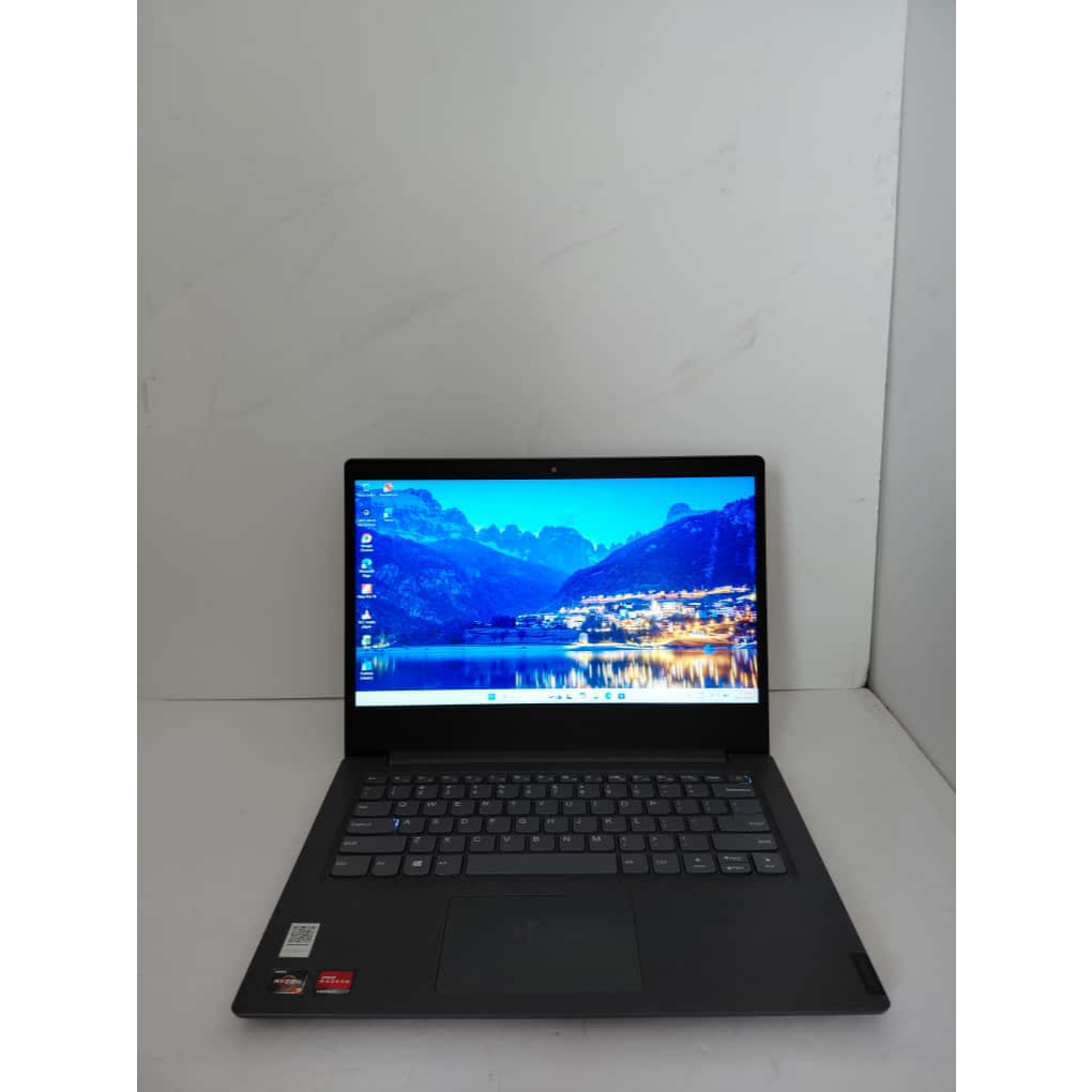 AMD RYZEN 3-3250U ram 8gb ssd 512gb nvme amd radeon 2gb Lenovo V14