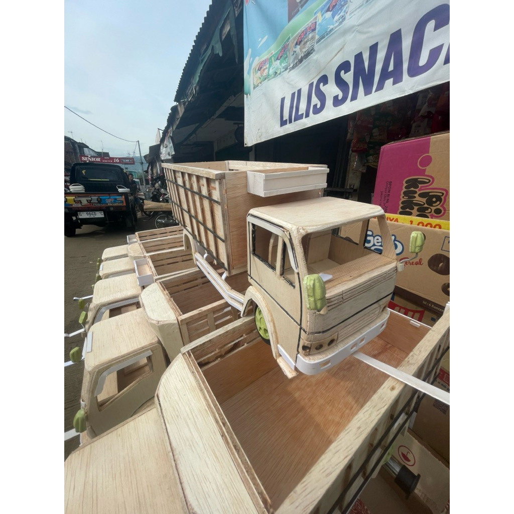 miniatur truk oleng umplung Clasik asyik