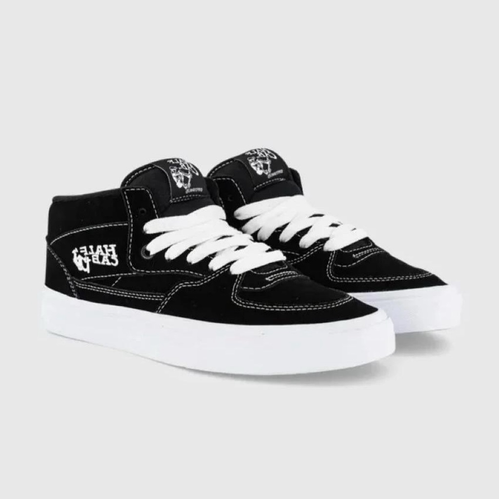 Vans Classic Half Cab Shoe - Black/White
