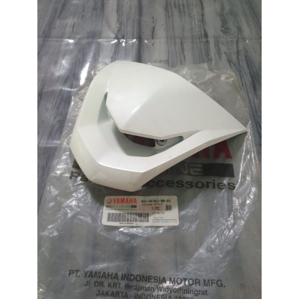 Visor Batok Depan Yamaha Xeon Karbu Putih Original 44D