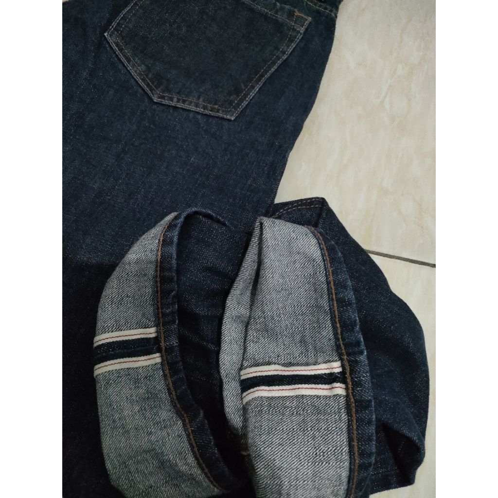 Celana Jeans WHO.A.U Straight Selvegde