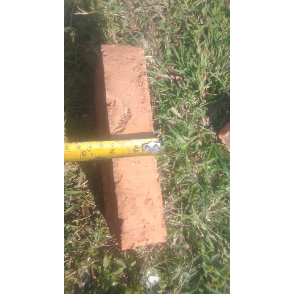 BATA MERAH PRESS JUMBO 20X10X5CM isi 6000 pcs