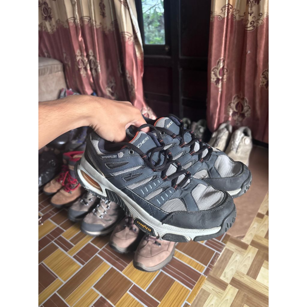 Sepatu Skechers Second