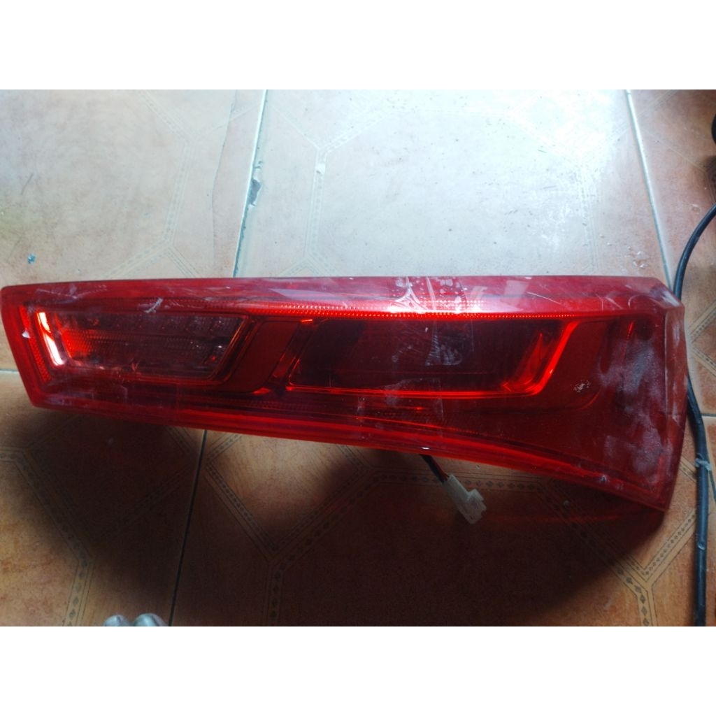 stoplamp lampu belakang wuling almaz