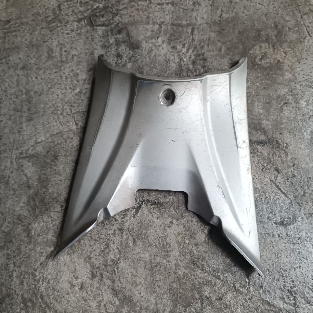 cover center legshield leksil tengah honda revo at matic original copotan motor