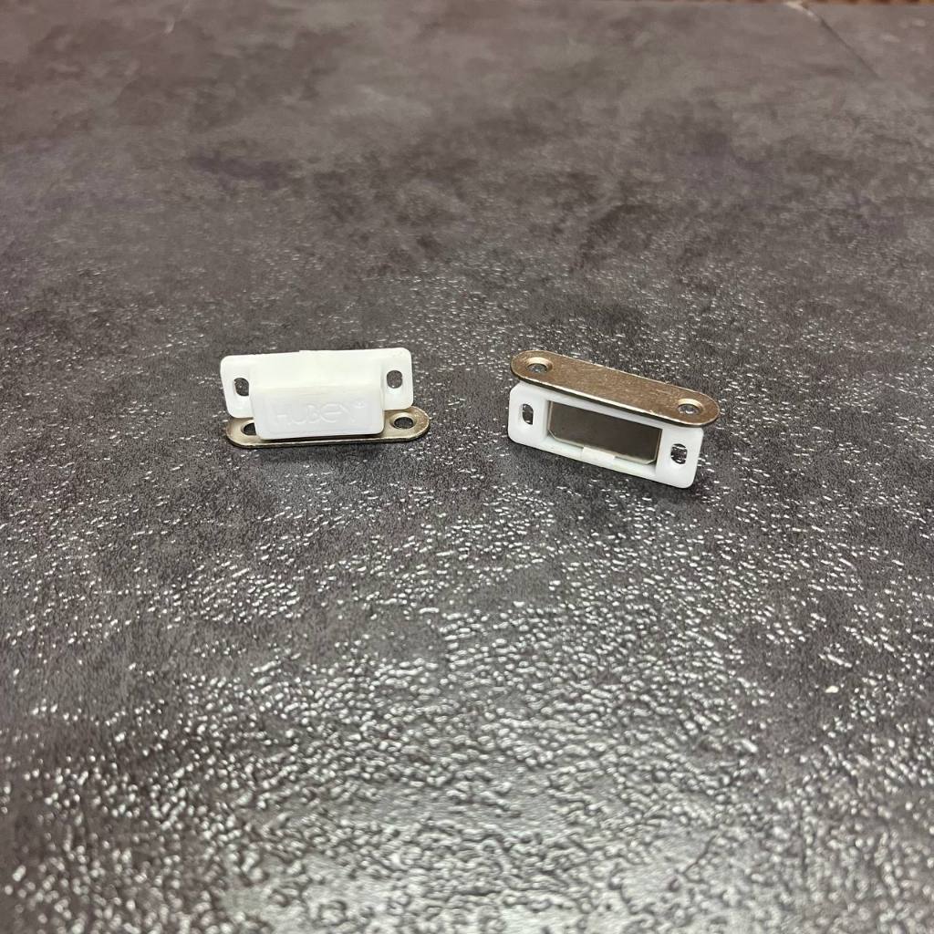 MAGNET KABINET HUBEN MP-33 PUTIH COKLAT Magnet Persegi Kecil Penahan Pintu Lemari Laci