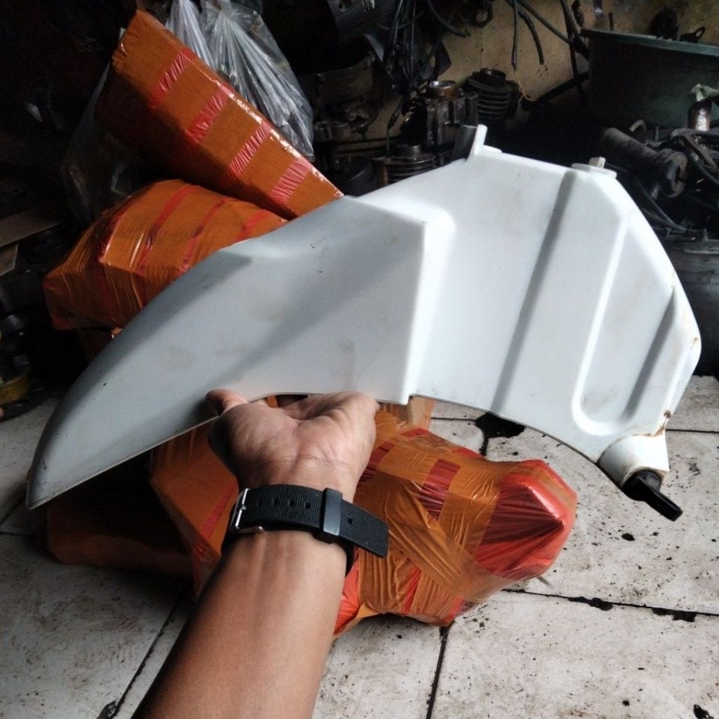 SPAKBOR DEPAN XEON KARBU/RC 125 SECOND ORIGINAL