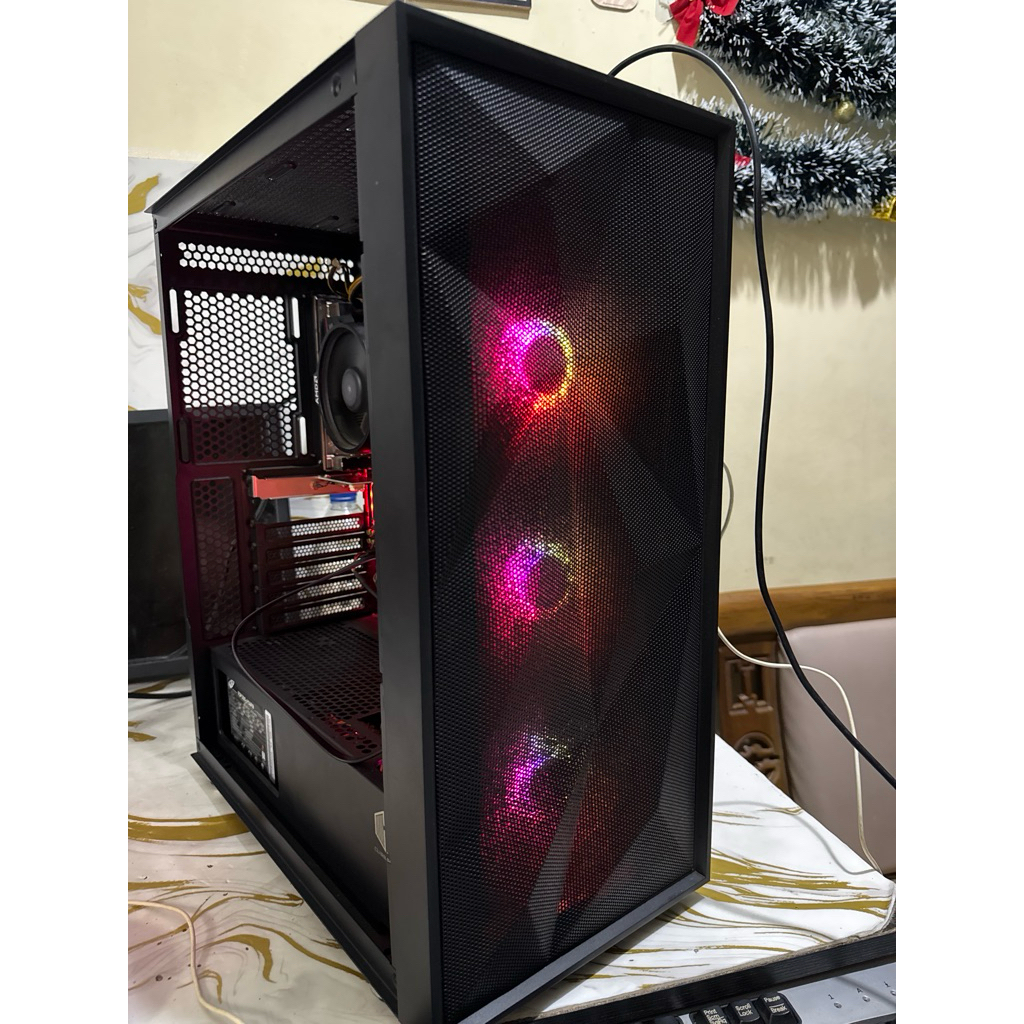 PC RAKITAN GAMING AMD RYZEN 5 3400G,GIGABYTE B450m GAMING,8GB,256GB
