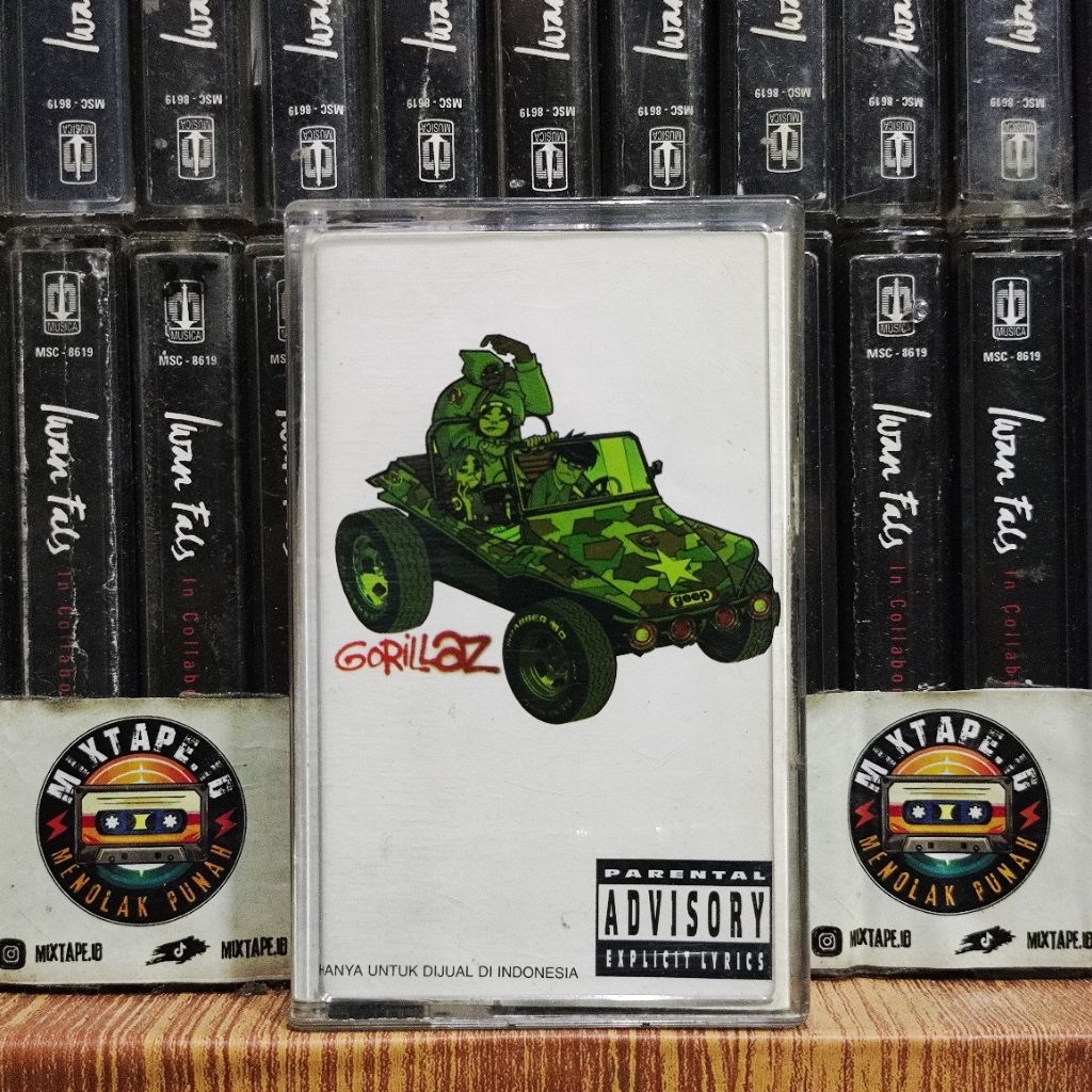 Kaset - Gorillaz - Self Titled - Kaset Pita - Radio Tape - Radio - Pemutar Kaset - Retro - Classic -