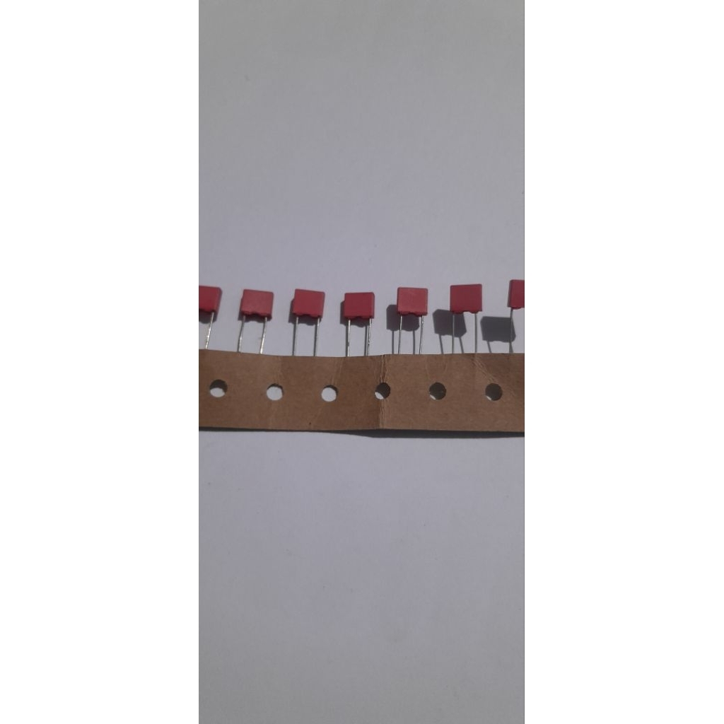 Capasitor MKM 103J 100