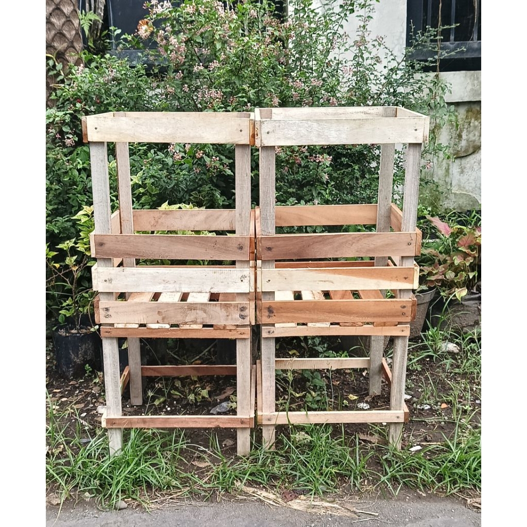 pot kayu anggrek T:70 P:30 L:32 kaki 30