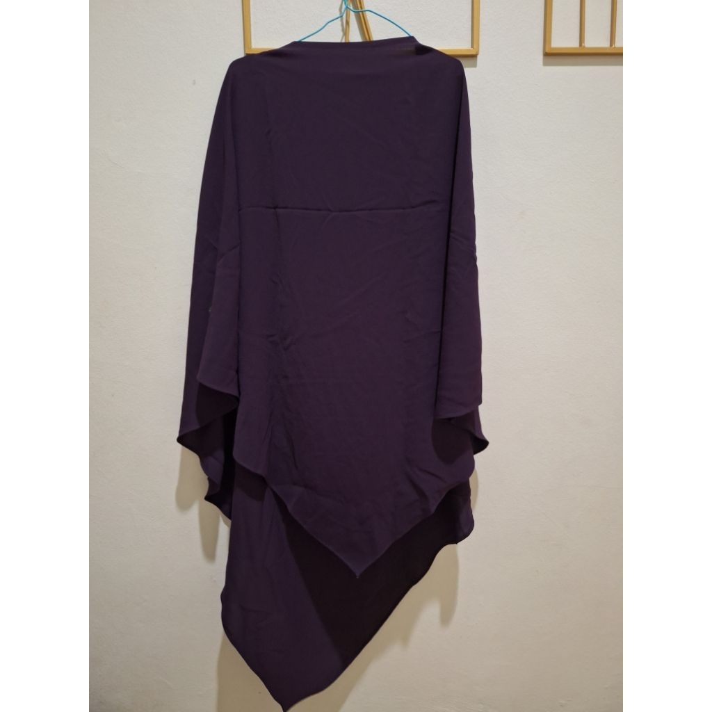 Preloved Fk shadeeya short warna raisin by ditsy