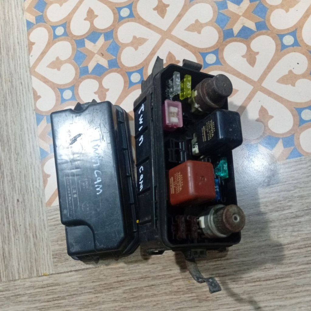 box sikring luar toyota twincam original
