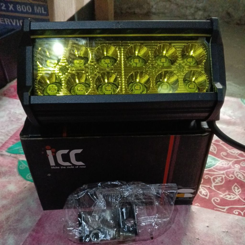 Lampu Tembak 12 Mata Panjang Lampu Sorot Universal Mobil Motor MERK ICC