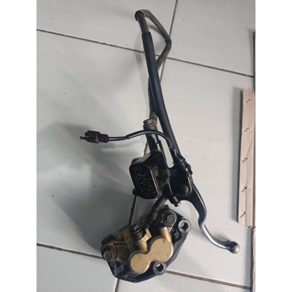 Kaliper set master rem depan yamaha fizr/vega/jupiter original