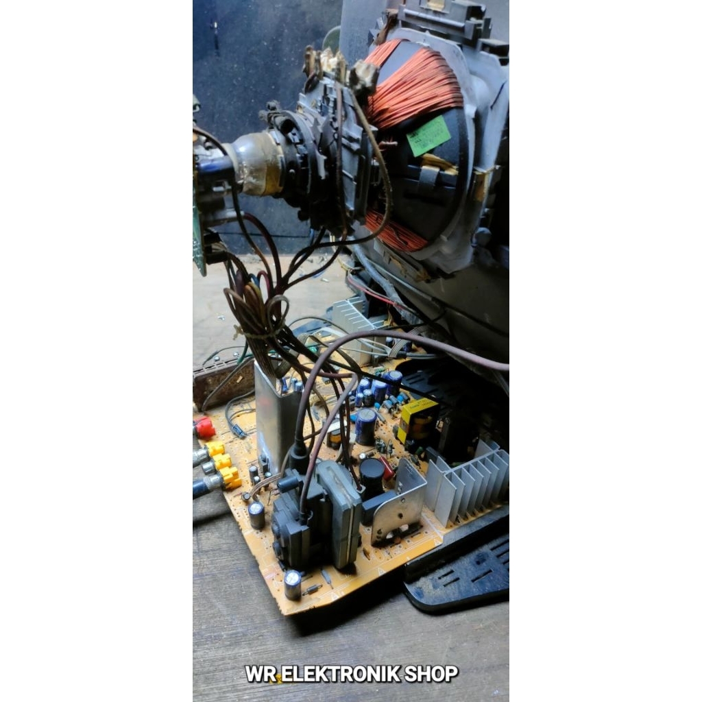 MESIN TV TABUNG / CRT POLYTRON USLIM 21 IN (NON EW) ORGINAL BERGARANSI