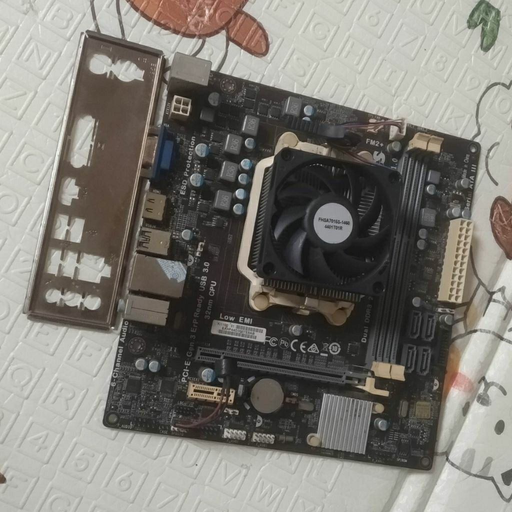 Mainboard ECS A68F2P-M4 + AMD A4-6300