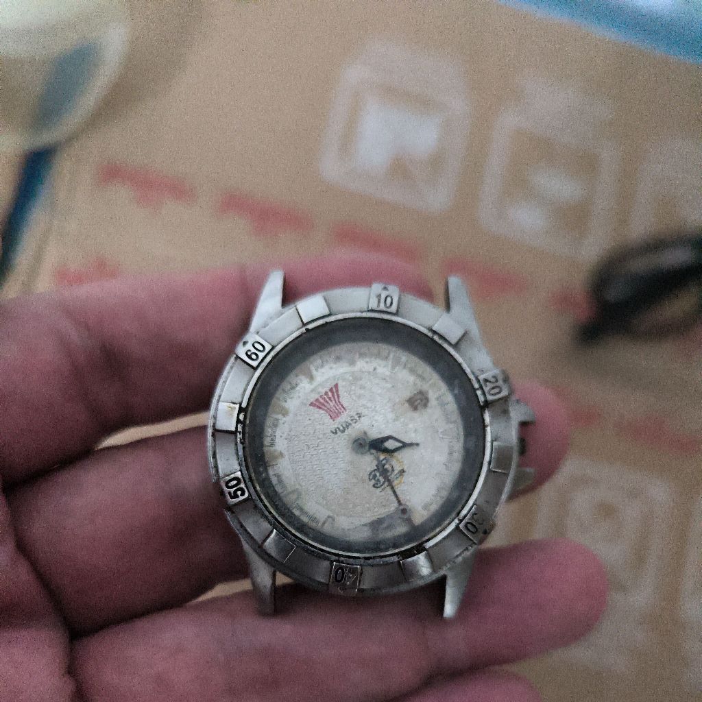 Jam Swiss Army ori kondisi apa adanya hanya buat spare part