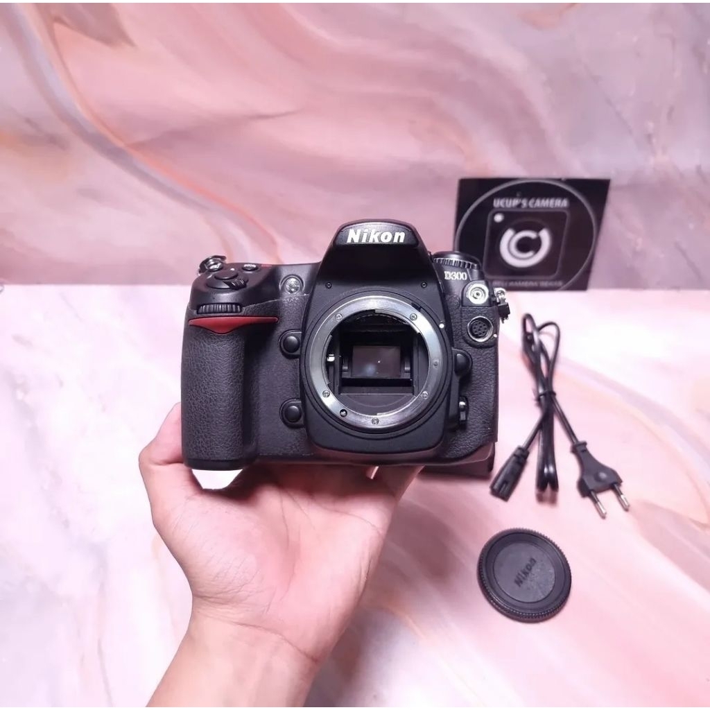 Nikon D300 BodyOnly DSLR Pemula