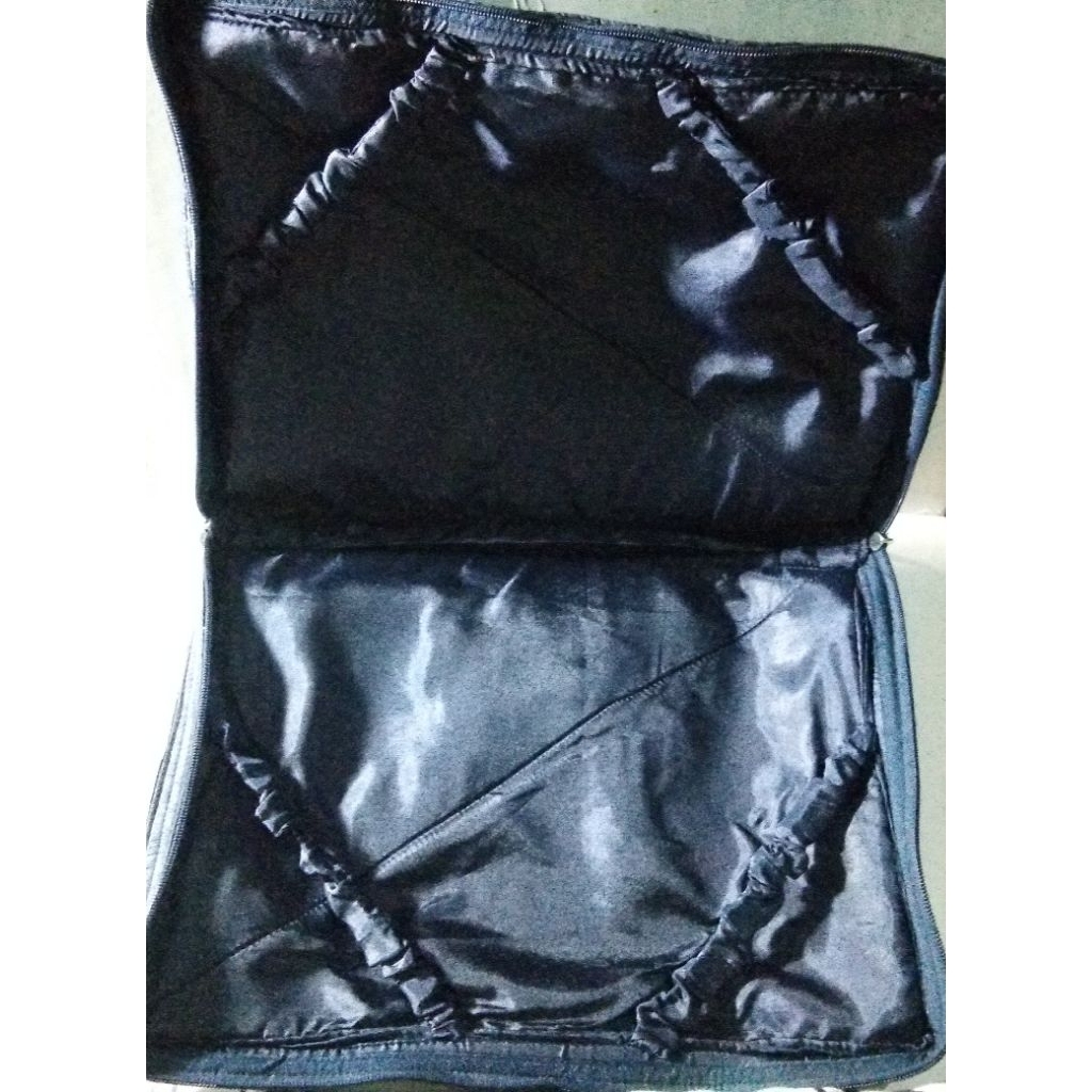 Inner Tas Laptop untuk rajutan warna navy (biru dongker)